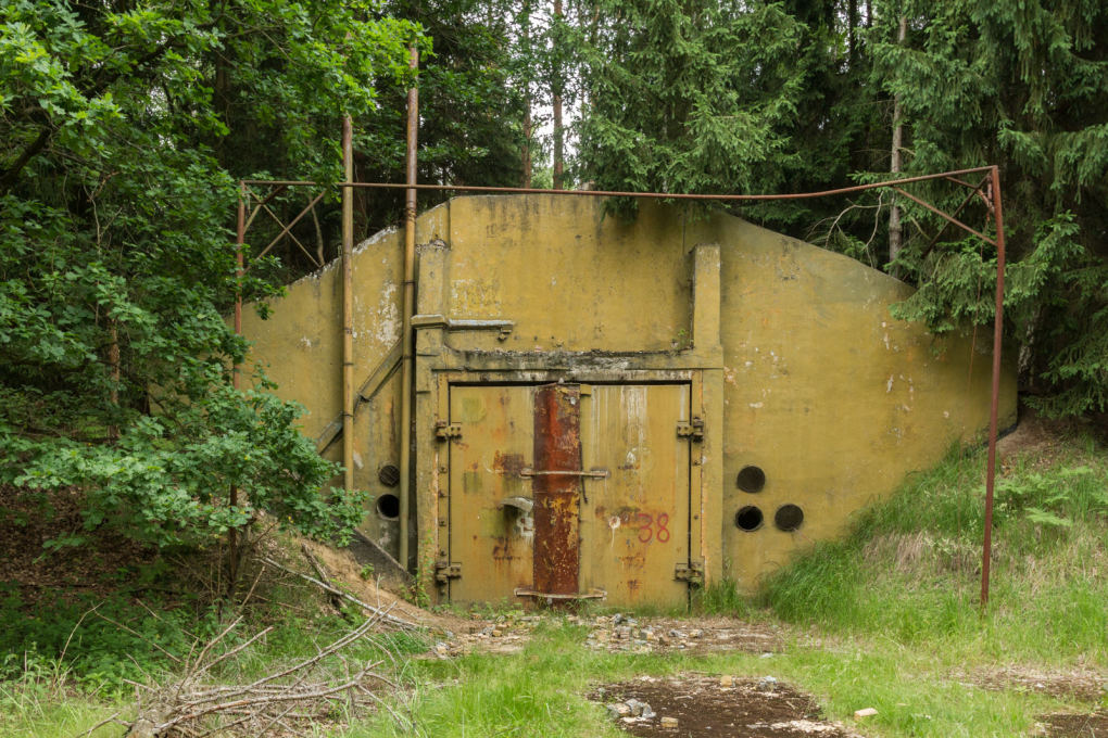 The military base was equipped with nuclear missiles from early 1959 to 1960 and later between 1983 and 1988. The nuclear missile bunker gate lies nestled in the foliage today.