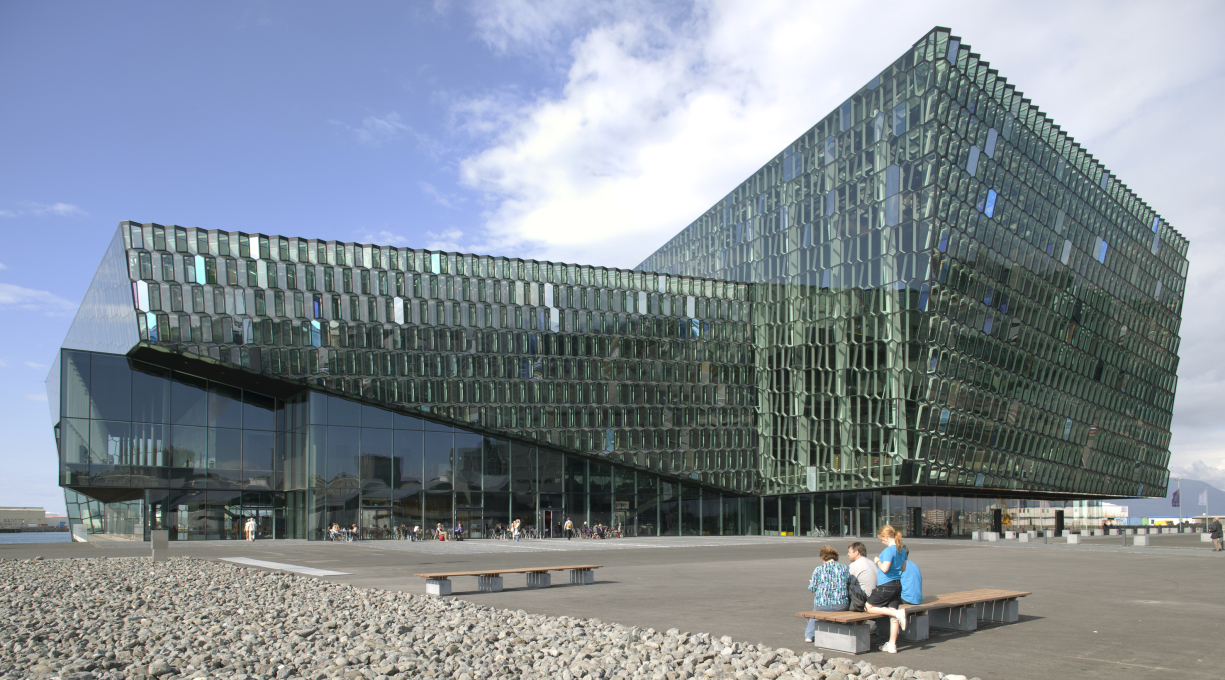 Harpa concert hall and conference center in Reykjavik, Henning Larsen Architects with a fa&ccedil;ade by Olafur Eliasson, 2007-11. (Photo: Gudmundur Ing&oacute;lfsson)