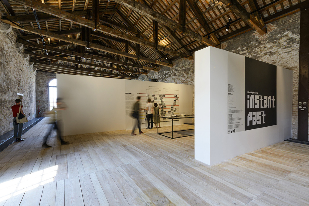 The Iranian contribution &ldquo;Instant Past&rdquo; is a small and very clear installation dealing with how Iran&rsquo;s history and identity... (Photo: Andrea Avezz&uacute; / la Biennale di Venezia)