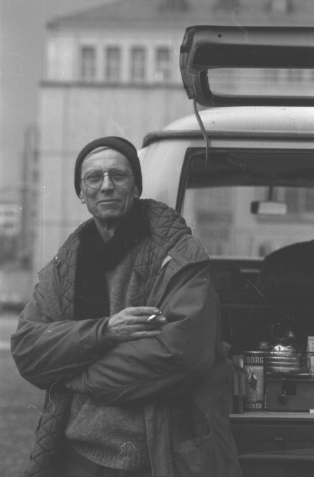 Ludwig Leo (1924-2012) at the back of his VW camper van. (Photo:&nbsp;Ludwig-Leo-Archiv in der Akademie der K&uuml;nste, Berlin &copy; Morag Leo)