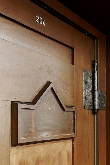 Interior door detail. (Photo: Klaus Peter Hoppe, &copy; Infraserv H&ouml;chst GmbH &amp; Co. KG)