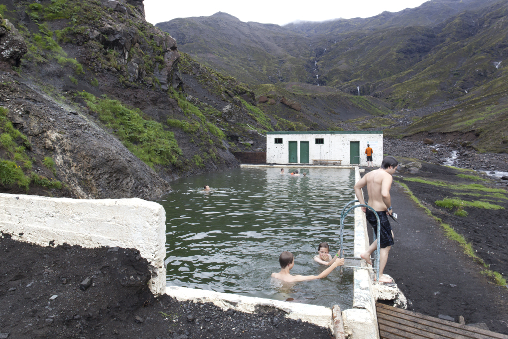 Public bath Seljavallalaug at Eyjafj&ouml;ll in southern Iceland, 1928. (Photo: Gudmundur Ing&oacute;lfsson)