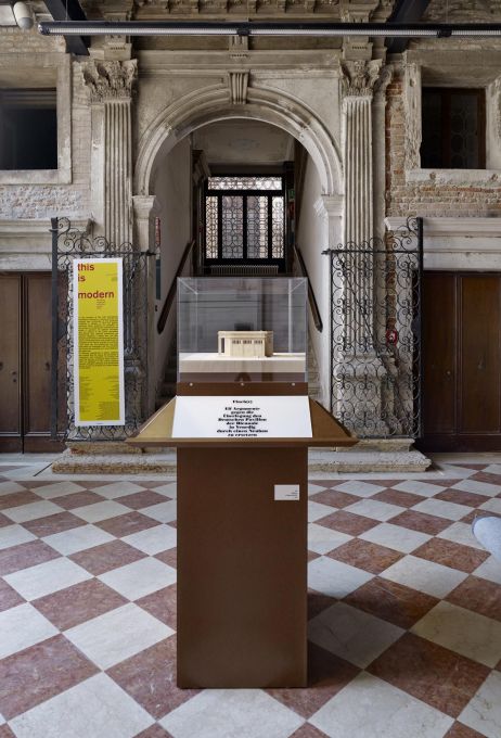 On the other side of Venice, in a Venetian palazzo from the 1500s, the German Werkbund organised its own exhibition... (Photo: Stefan M&uuml;ller)